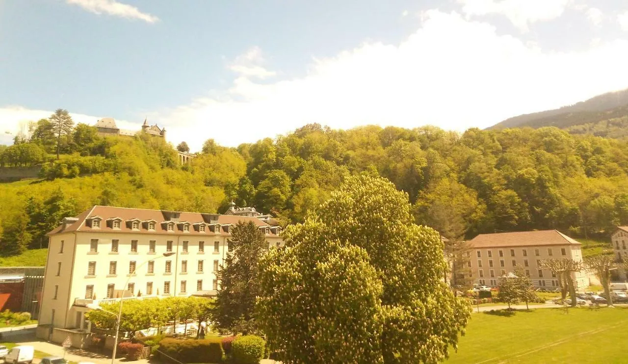 Appartement Studio 203 Uriage, à 2 pas des Thermes à Saint-Martin-dʼUriage France